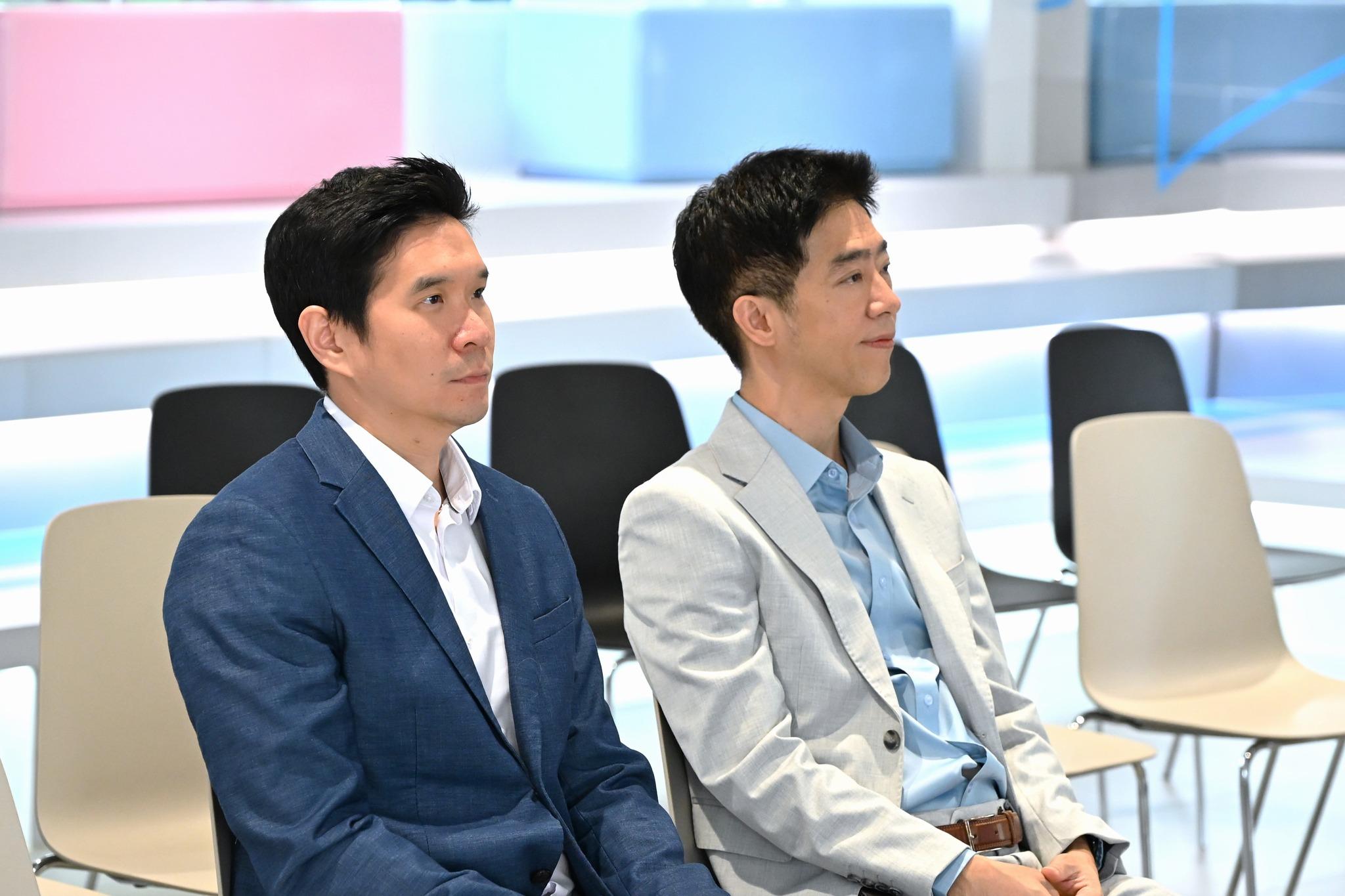 ผู้บริหารศาลาแดงร่วมงานก่อนเริ่มพิธีลงนาม